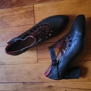 L'artiste Aprileive Mary Jane Pumps by Spring Step Heels